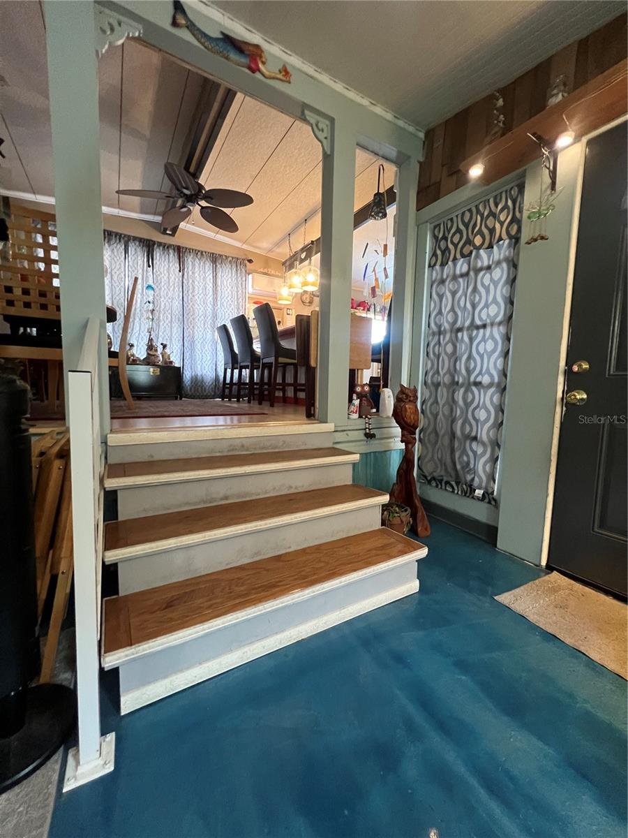 Listing photo id 7 for 1005 Whitehurst Road 92