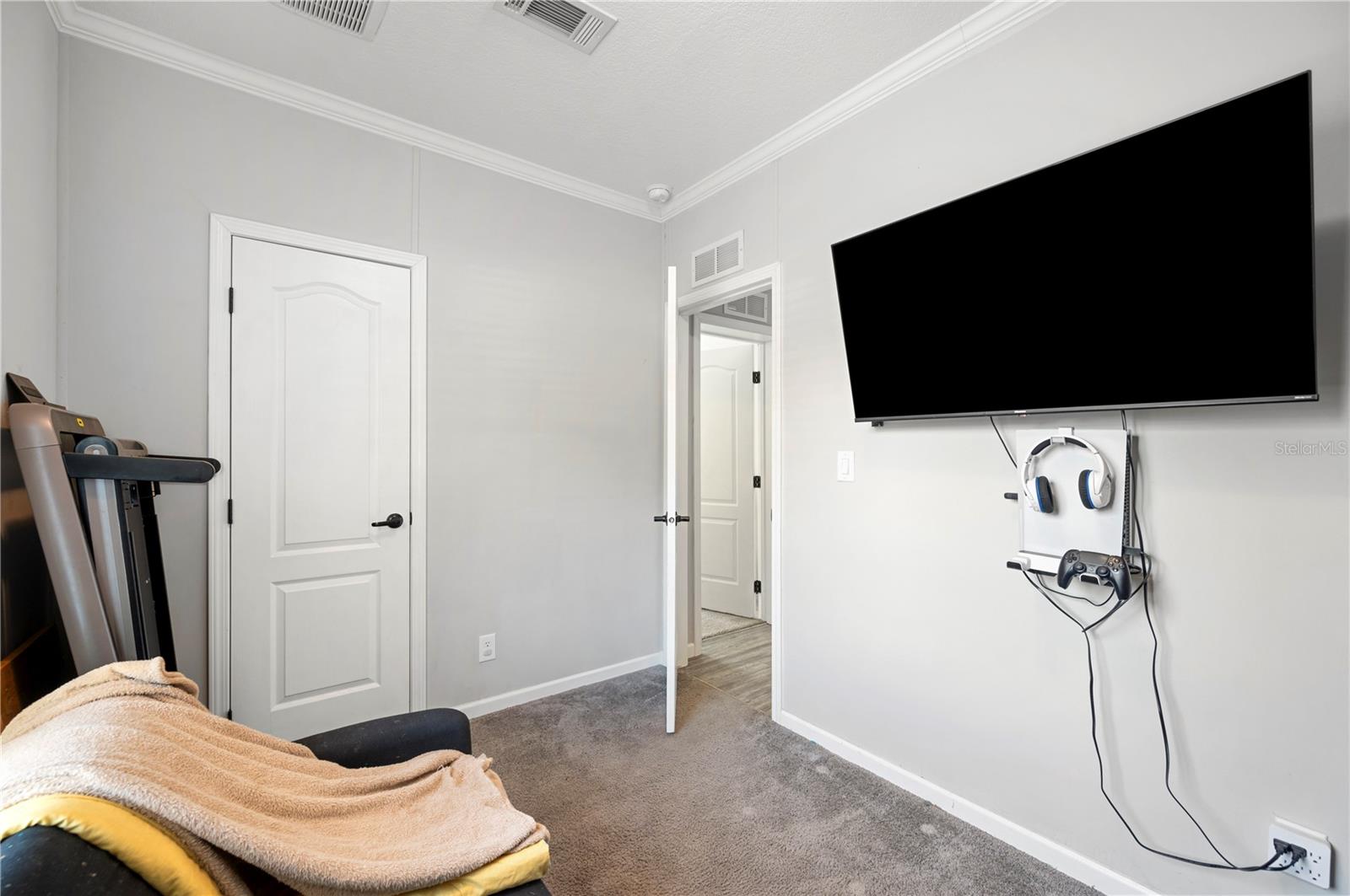 Image 19 of 33 For 6433 Mangrove Drive