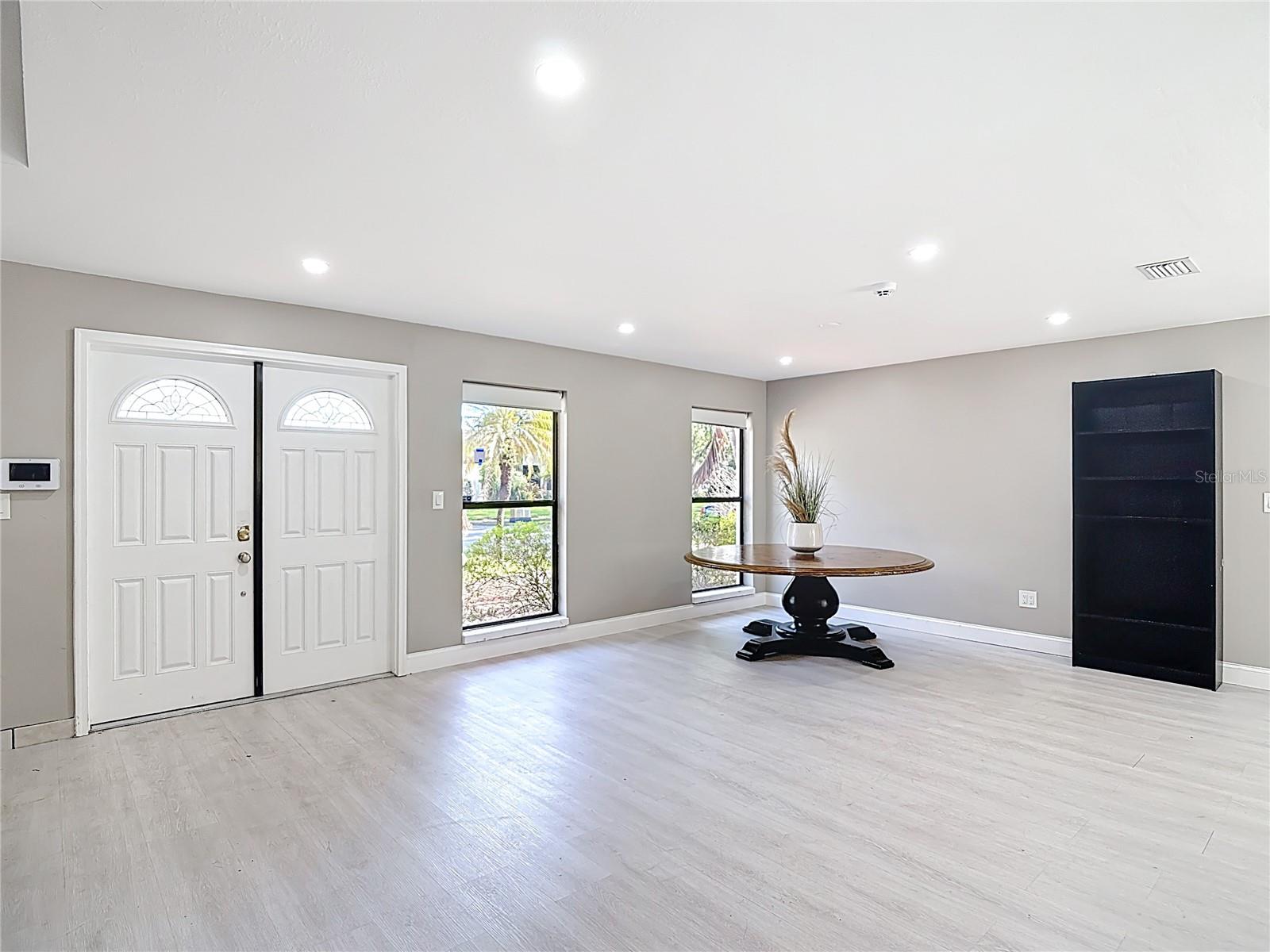 Image 7 of 84 For 10227 53rd Court