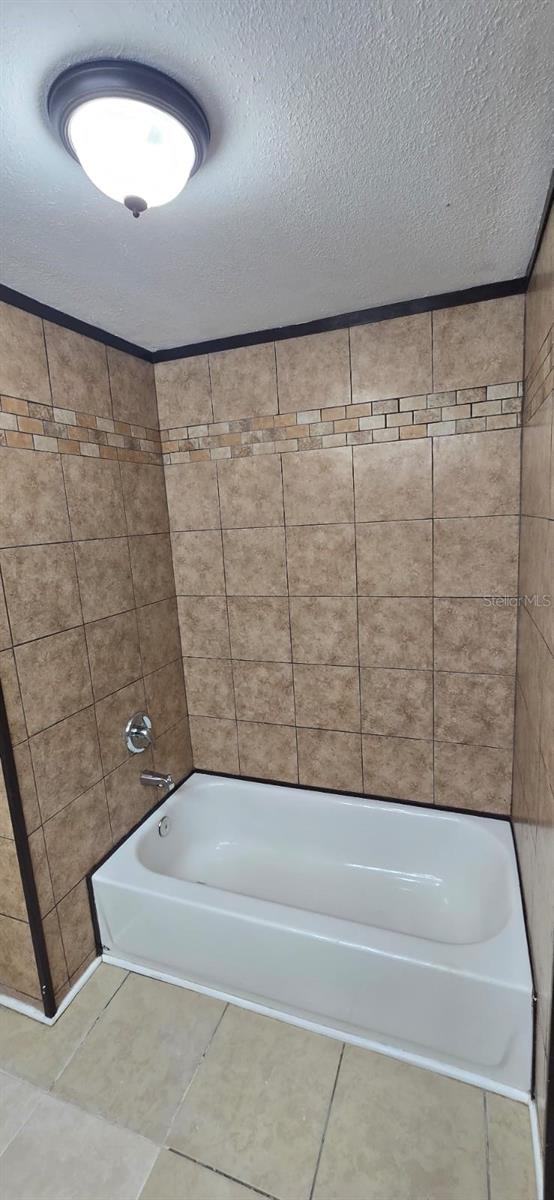 Image 24 of 31 For 6221 Woodhaven Drive