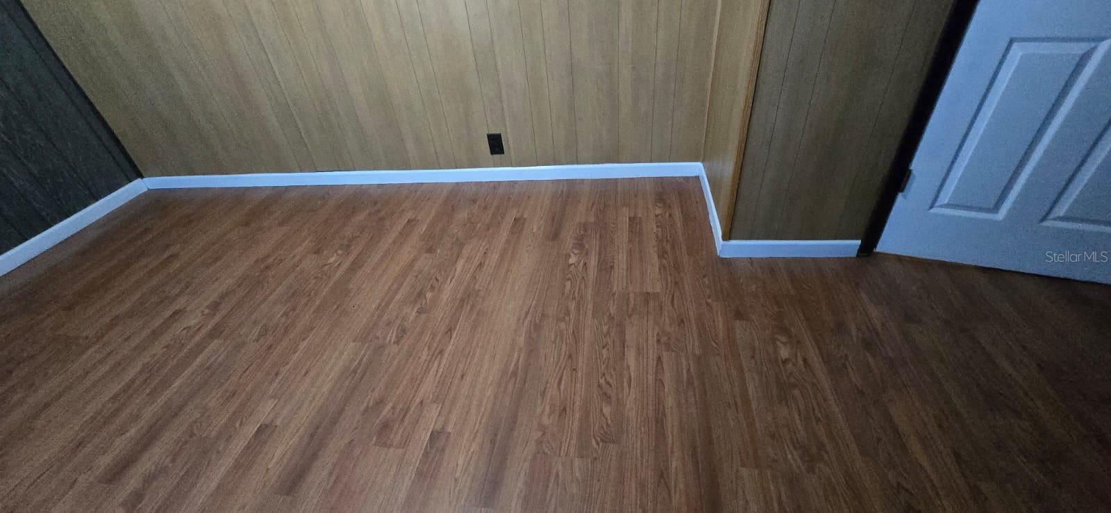 Image 3 of 31 For 6221 Woodhaven Drive