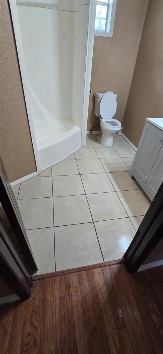 Image 6 of 31 For 6221 Woodhaven Drive