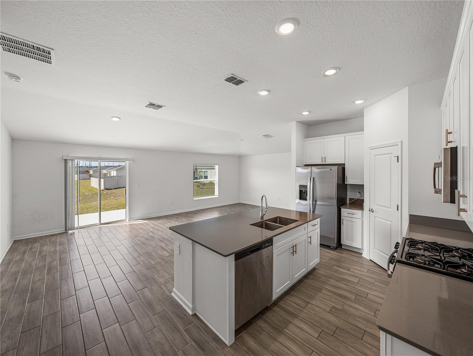 Image 22 of 30 For 34575 Shellback Street