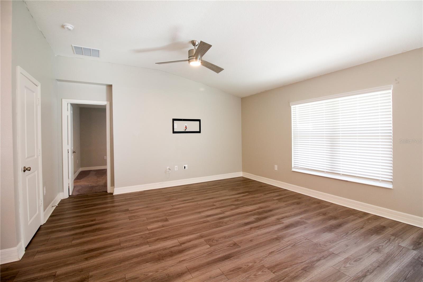 Image 6 of 32 For 7109 Cruz Court