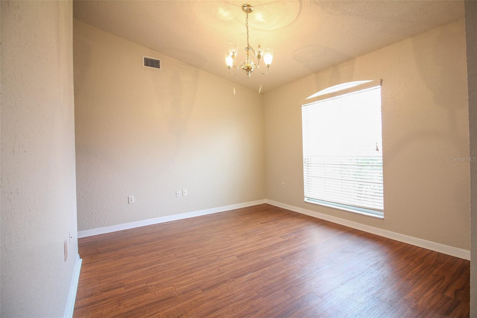 Image 5 of 20 For 3002 Chasewood Drive
