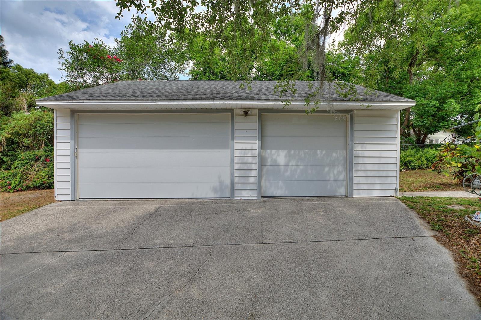 Image 21 of 64 For 716 Franklin Pl