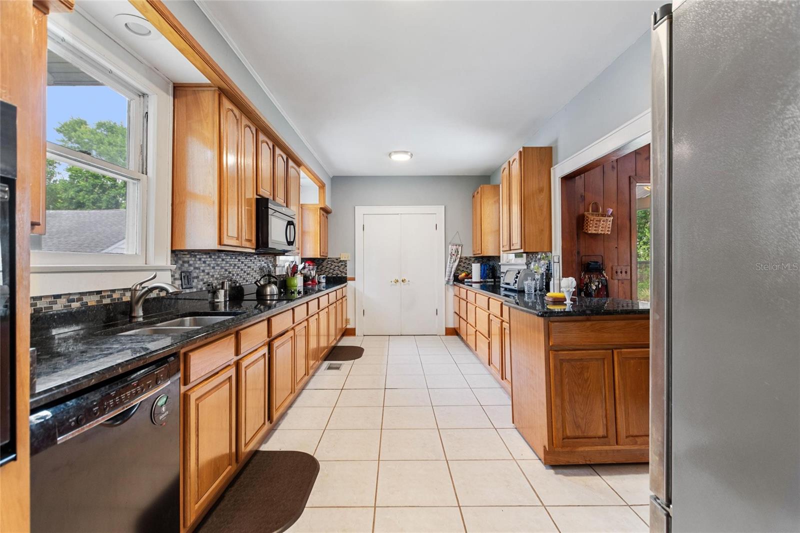Image 37 of 64 For 716 Franklin Pl