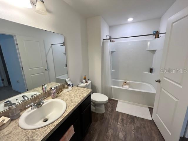 Image 15 of 18 For 879 Grandin Street