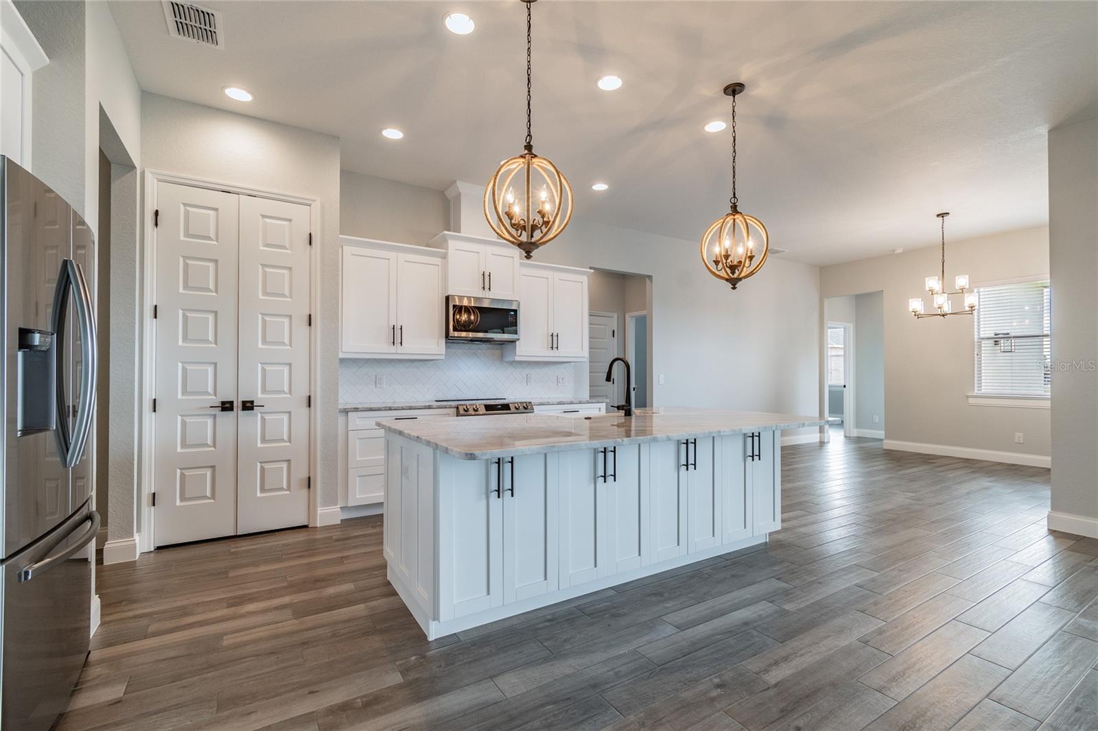 Image 10 of 38 For 6753 Bentridge Dr