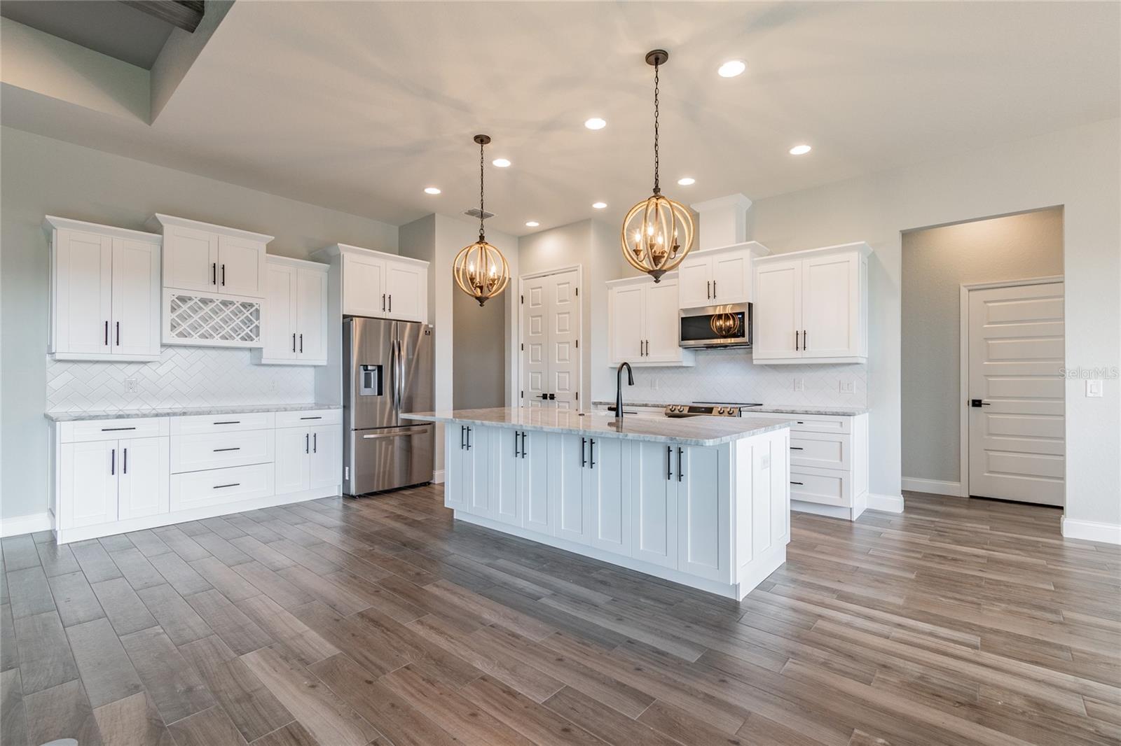 Image 13 of 38 For 6753 Bentridge Dr