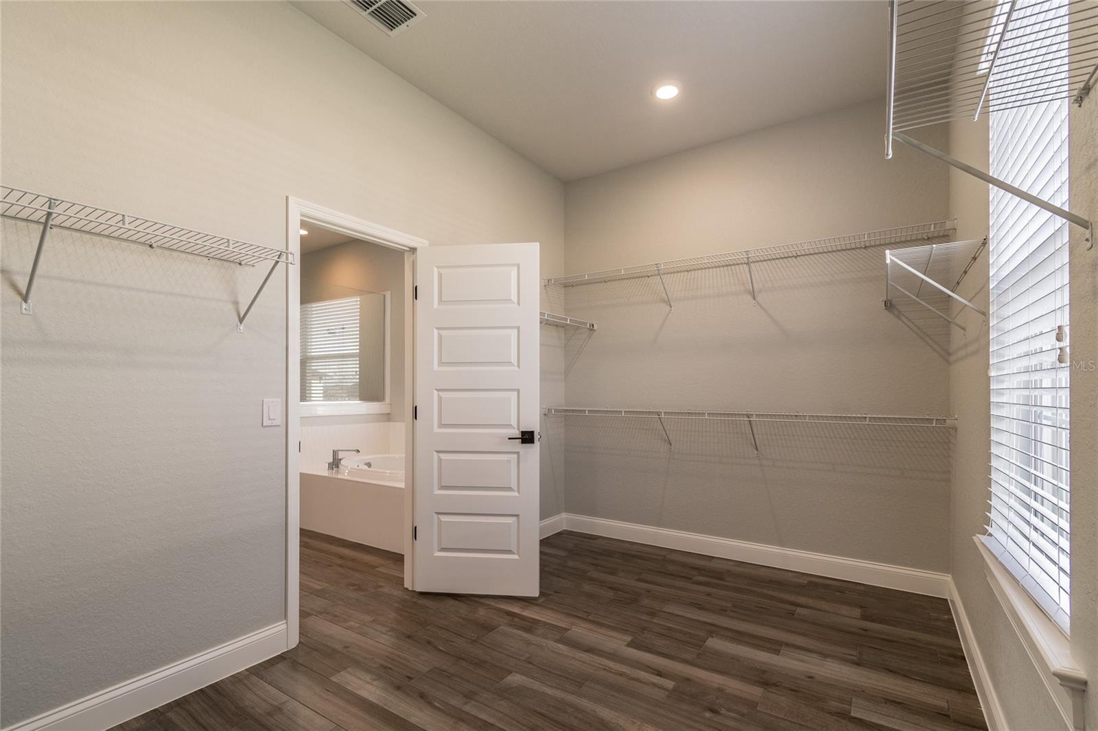 Image 25 of 38 For 6753 Bentridge Dr