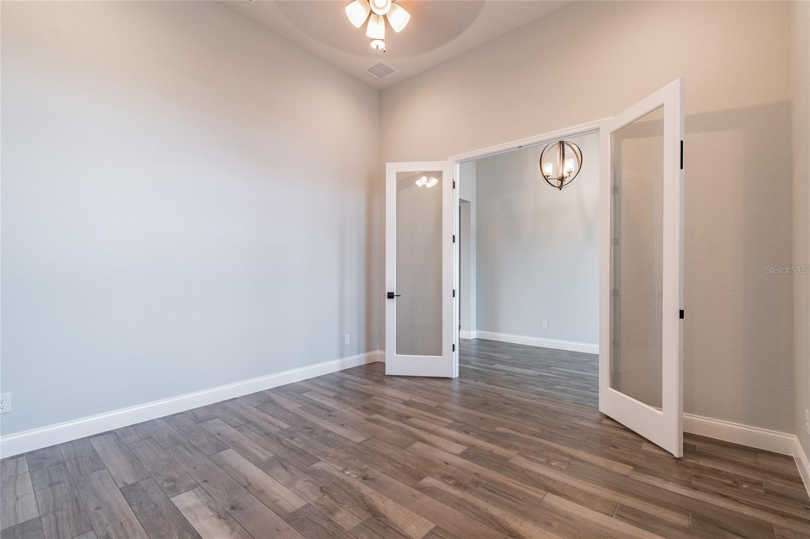 Image 3 of 38 For 6753 Bentridge Dr