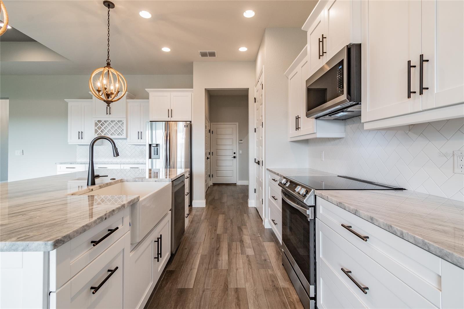 Image 7 of 38 For 6753 Bentridge Dr