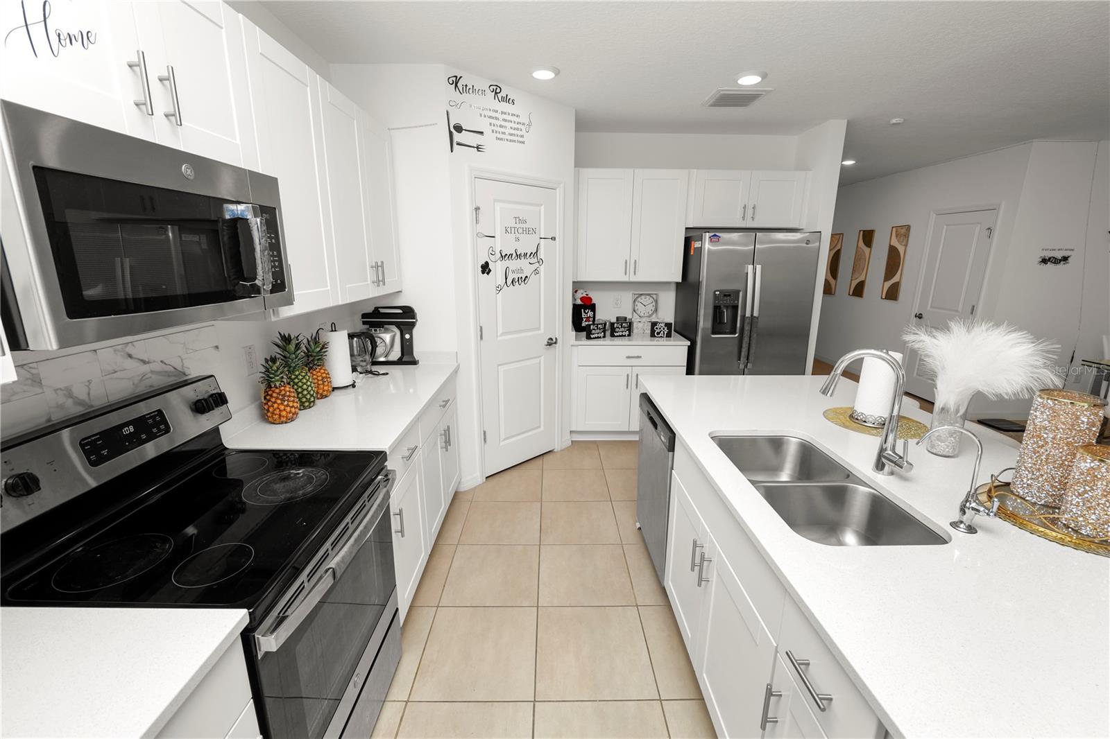 Image 7 of 31 For 2039 Rosewood Circle
