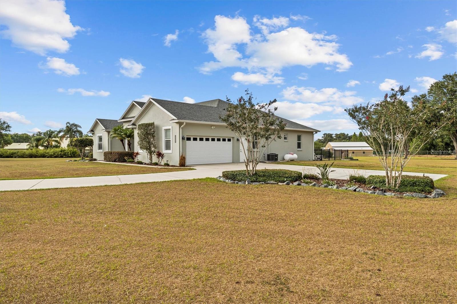 Image 4 of 74 For 8909 Campbell Road