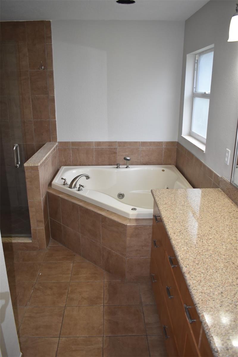 Image 15 of 23 For 676 Jessanda Circle