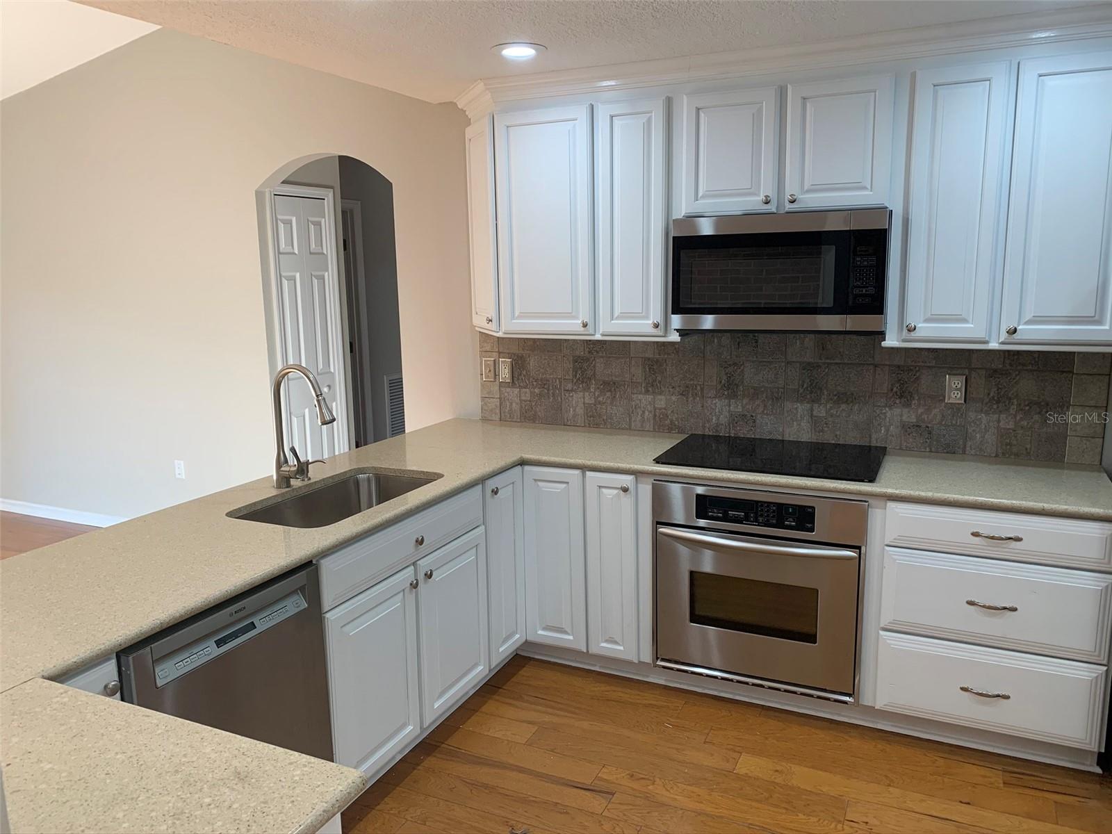 Image 6 of 23 For 676 Jessanda Circle