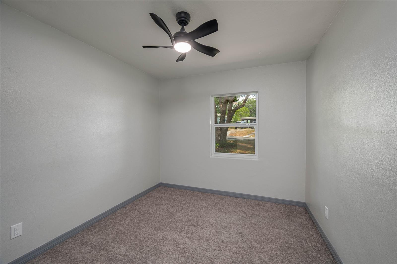 Image 9 of 18 For 315 Eastway Drive