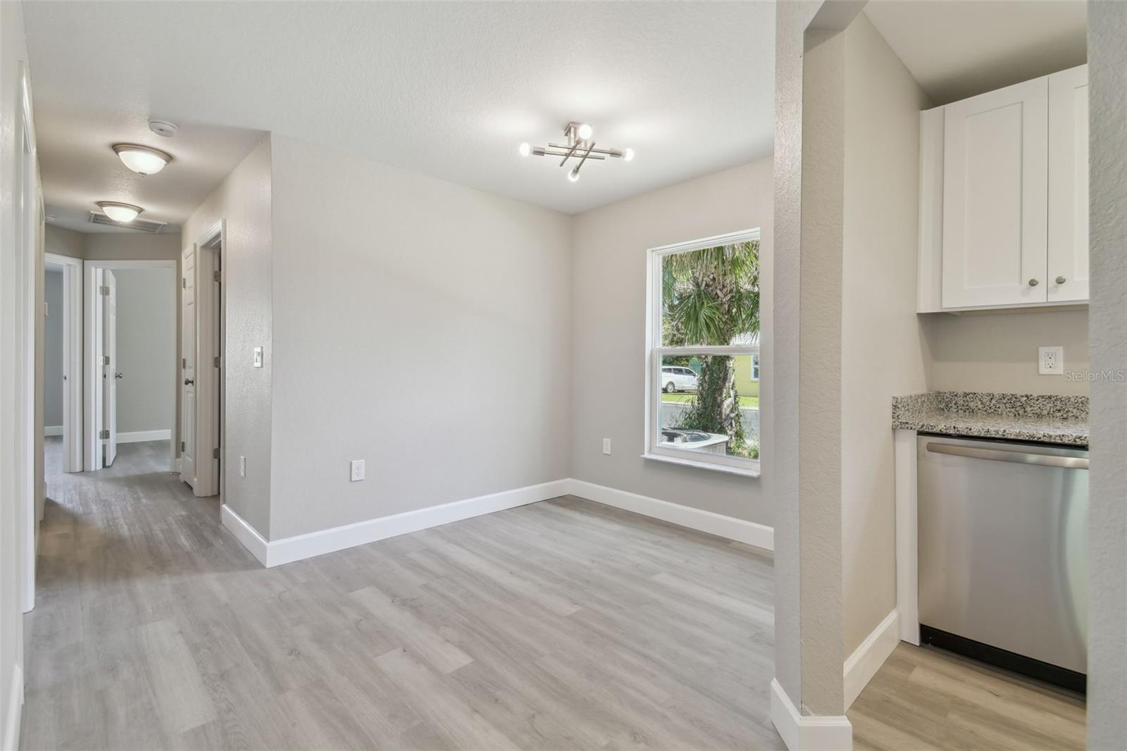 Image 13 of 41 For 629 7th Street W