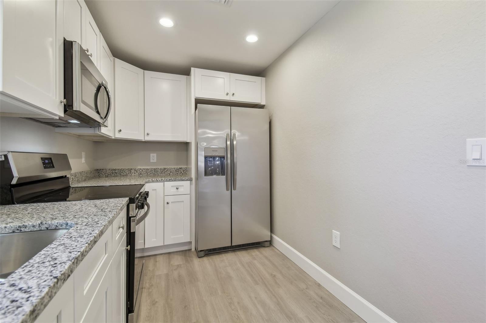 Image 15 of 41 For 629 7th Street W