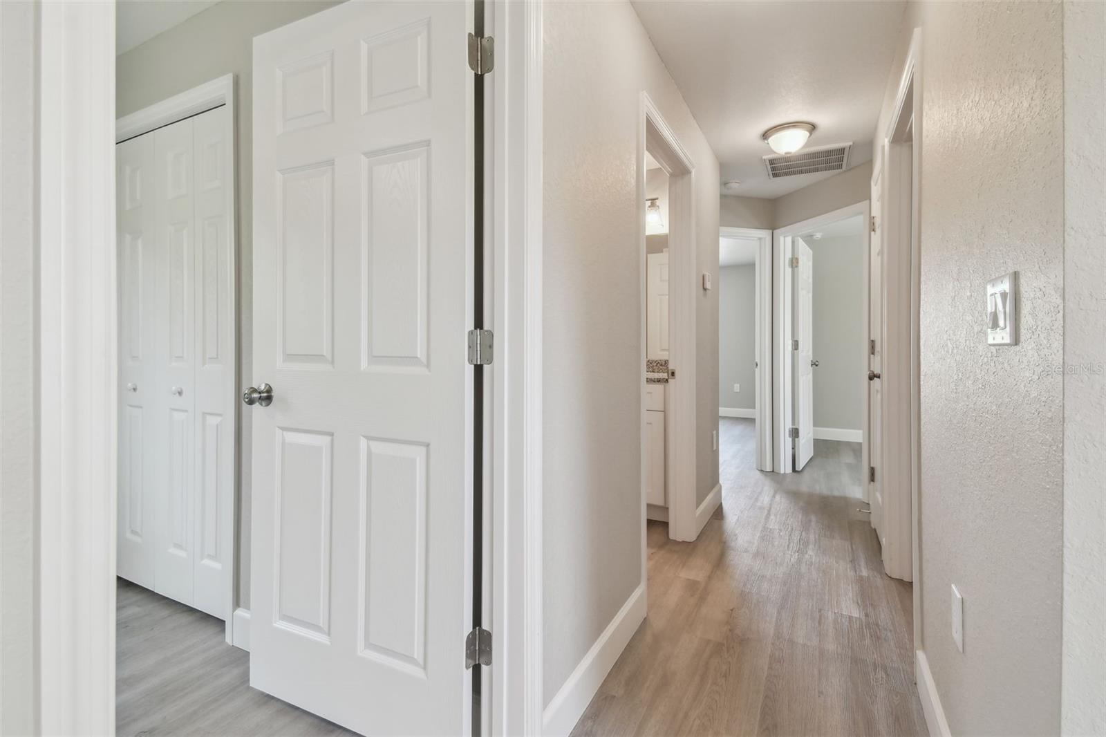 Image 18 of 41 For 629 7th Street W