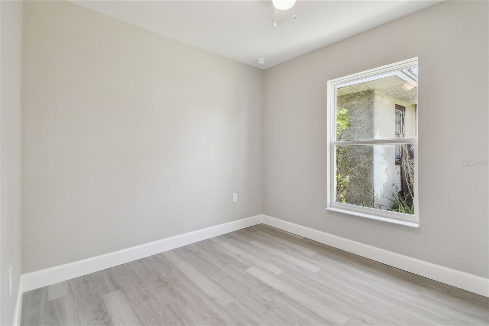Image 19 of 41 For 629 7th Street W