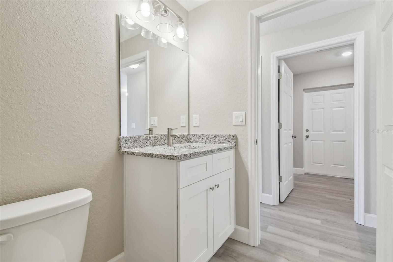 Image 23 of 41 For 629 7th Street W