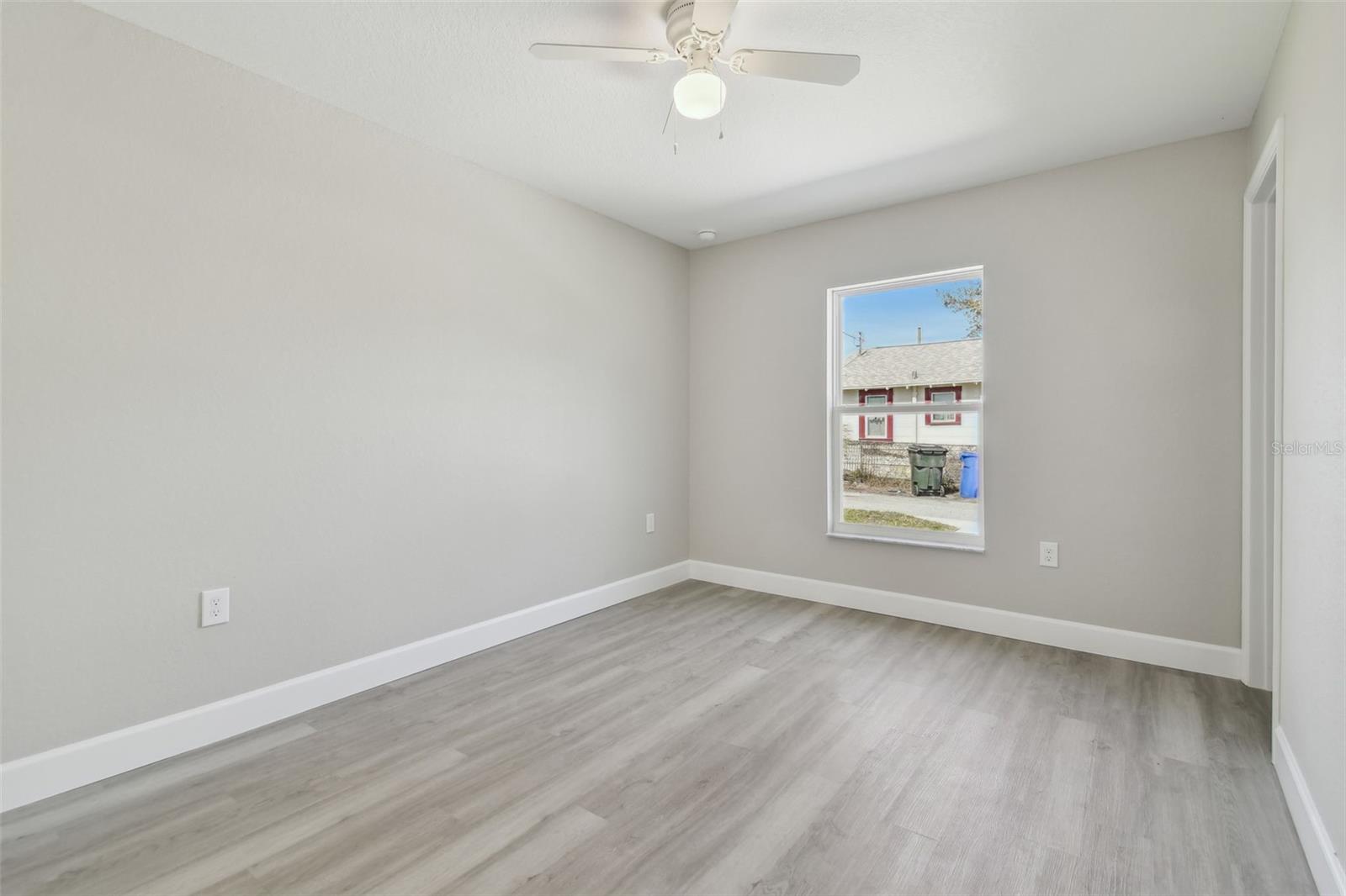 Image 25 of 41 For 629 7th Street W