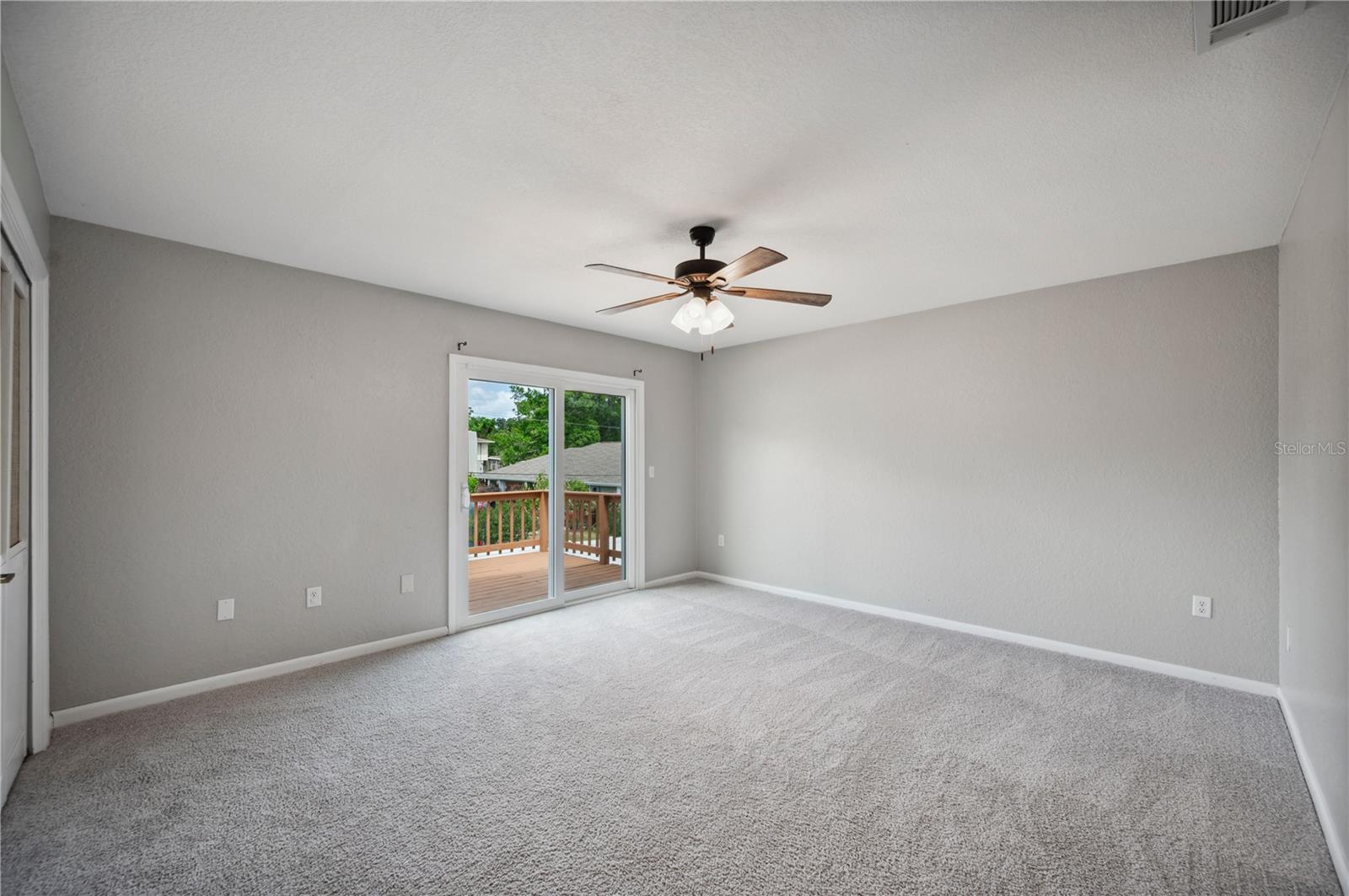 Image 11 of 24 For 707 Laurel Pointe Court