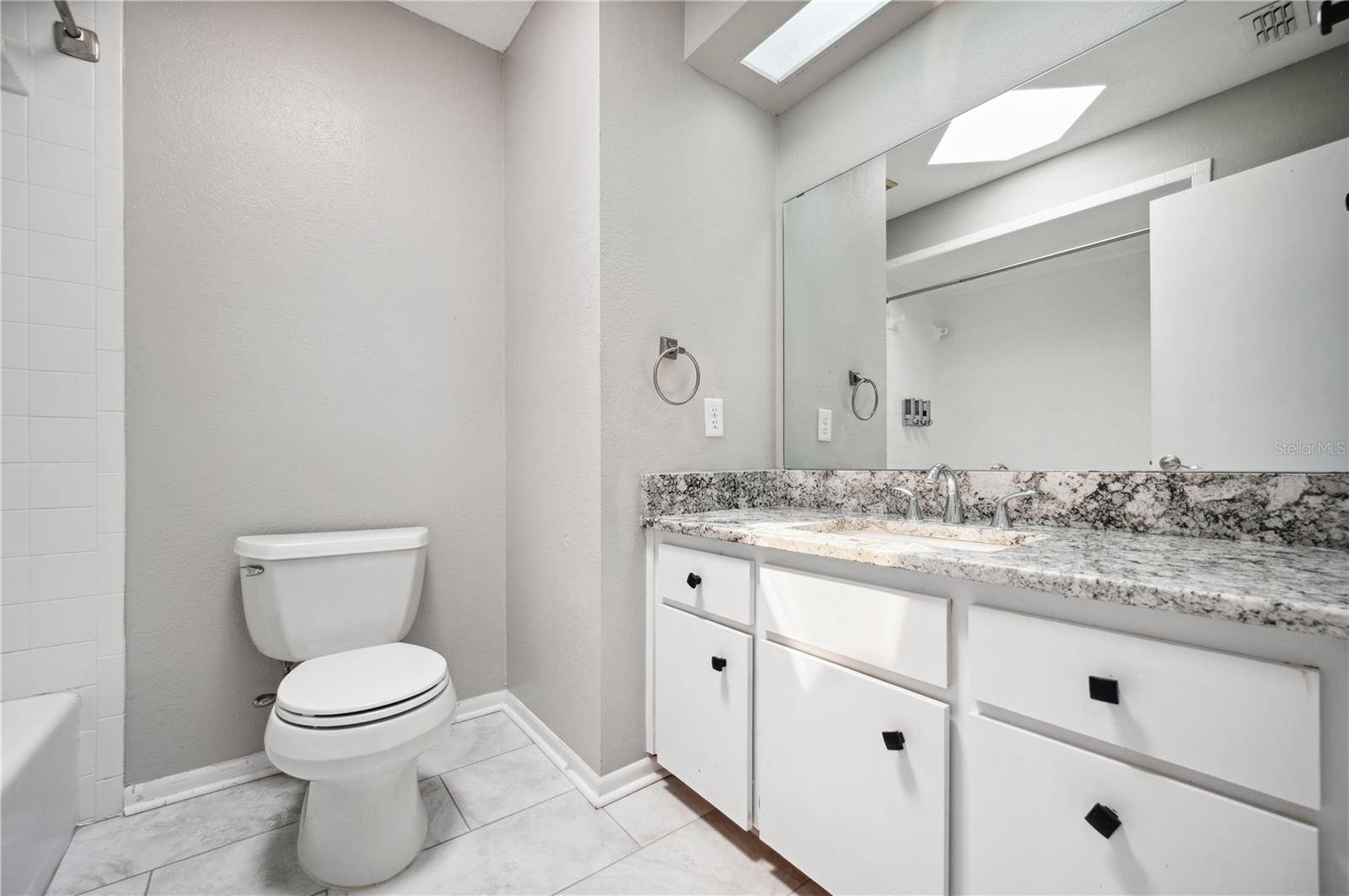 Image 18 of 24 For 707 Laurel Pointe Court