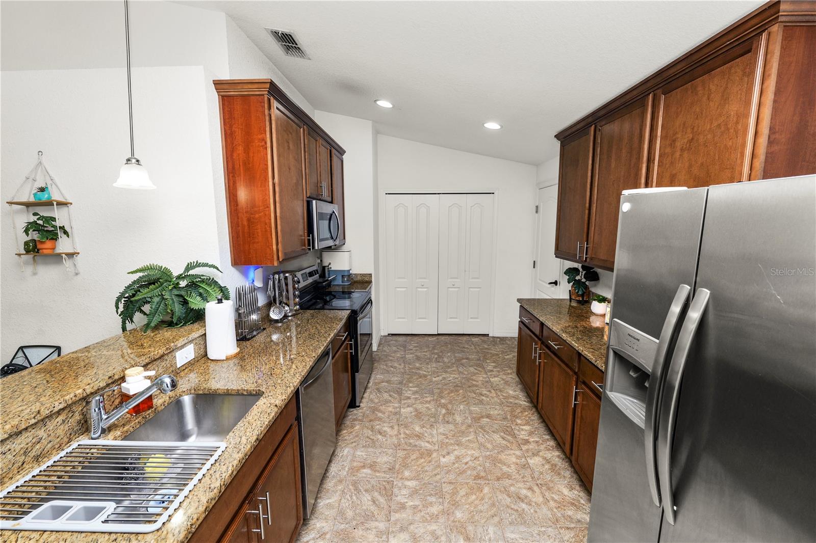 Image 4 of 26 For 1825 Wallace Manor Lane