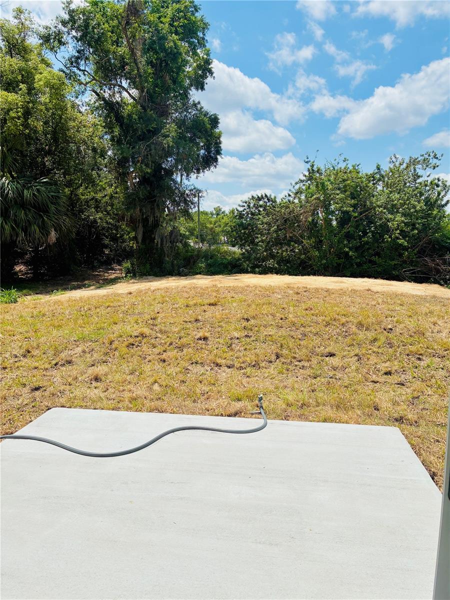 Listing photo id 13 for 2220 Lanier Street