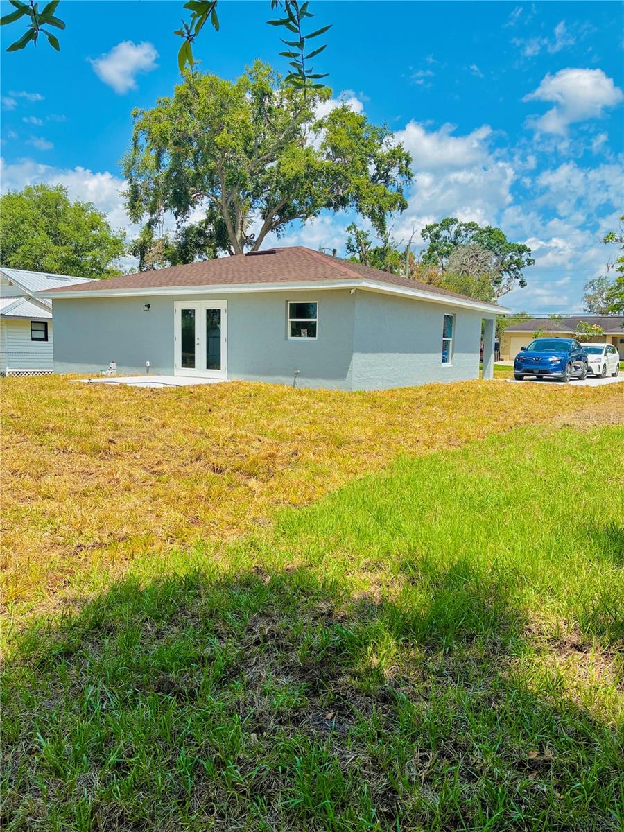 Listing photo id 14 for 2220 Lanier Street