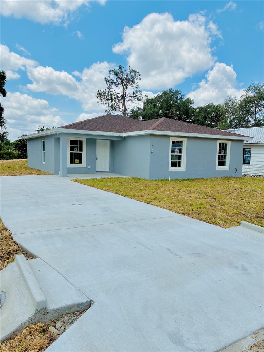 Listing photo id 0 for 2220 Lanier Street