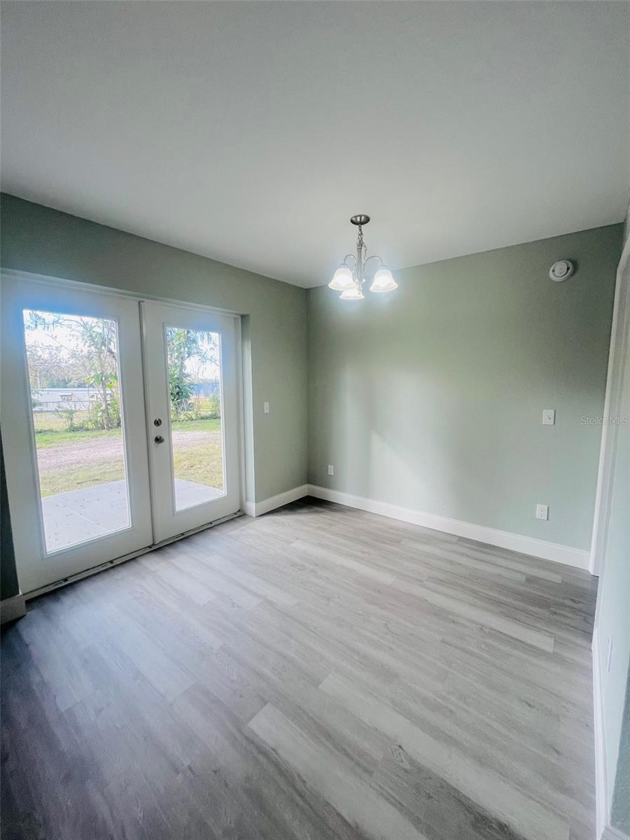 Listing photo id 4 for 2220 Lanier Street