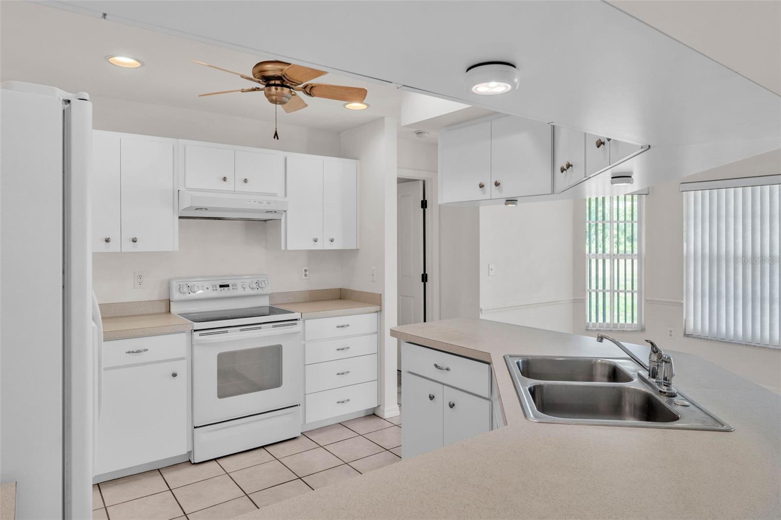 Image 32 of 59 For 8904 Carrolwood Drive