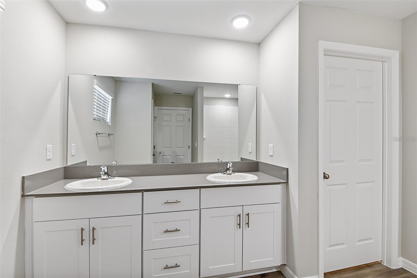 Image 19 of 28 For 14761 Summer Branch Drive 14761