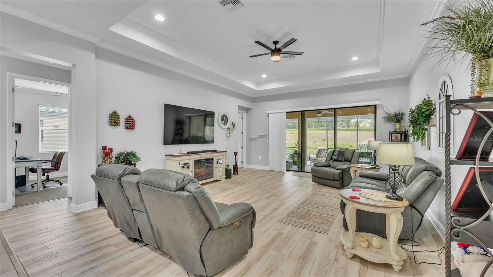 Image 25 of 78 For 3926 Aquilla Drive