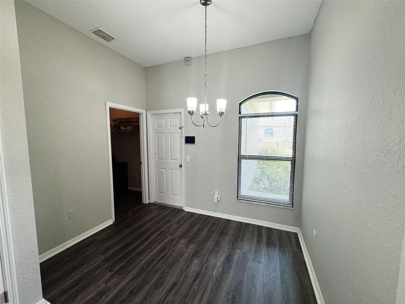 Image 4 of 19 For 346 Sterling Drive