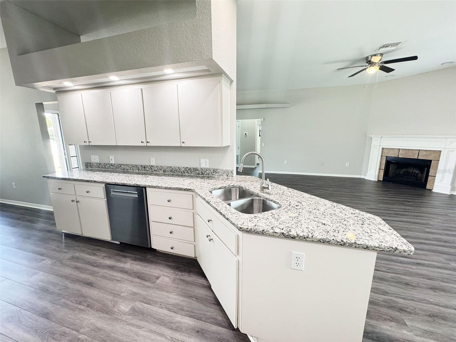 Image 6 of 19 For 346 Sterling Drive