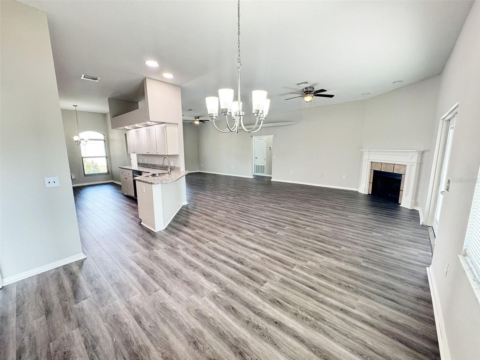 Image 7 of 19 For 346 Sterling Drive