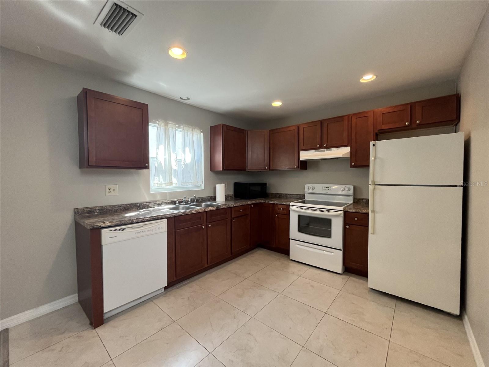 Image 6 of 16 For 6576 Sweetbriar Lane 6576