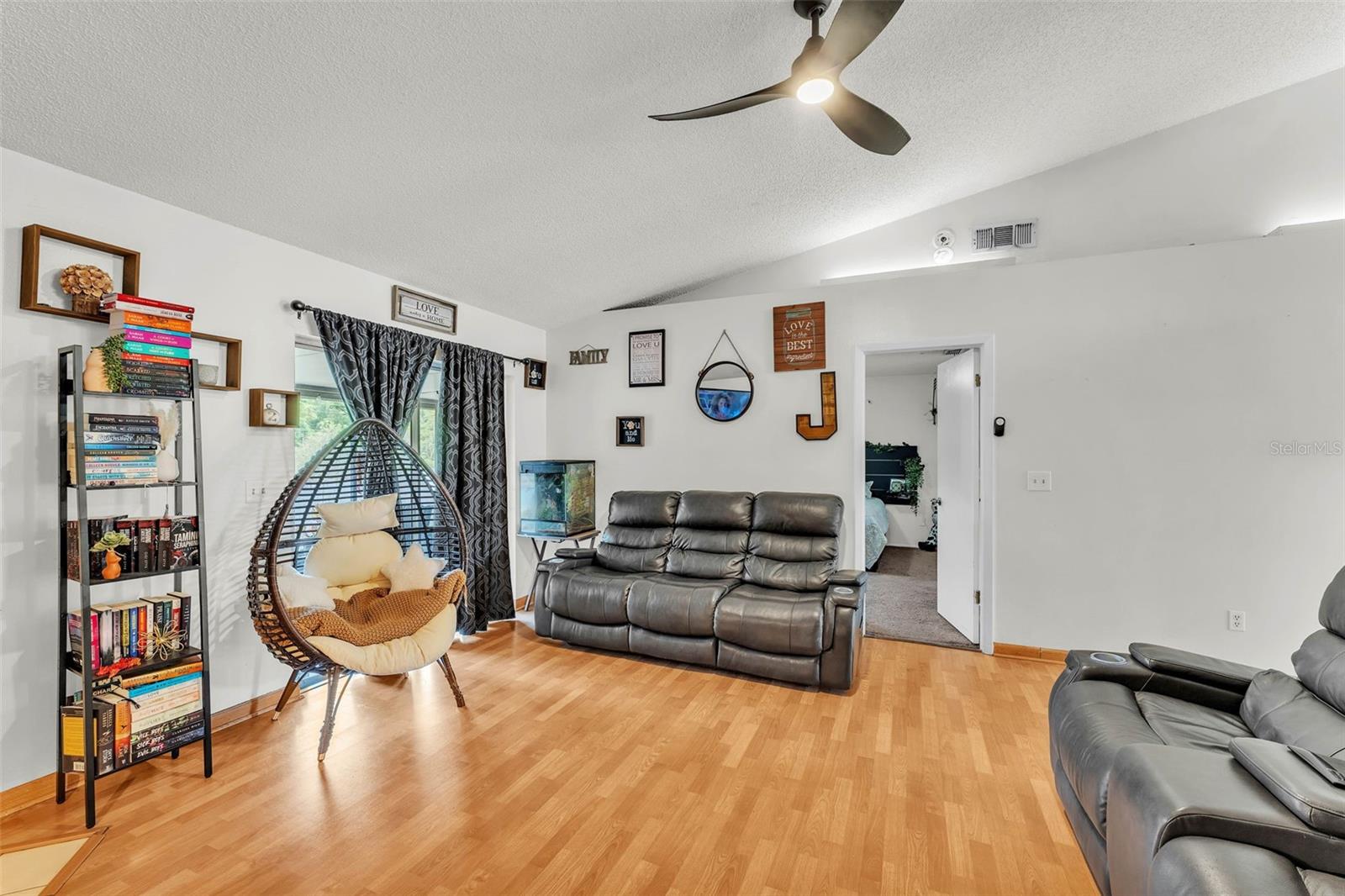 Image 11 of 36 For 2526 Fabry Circle