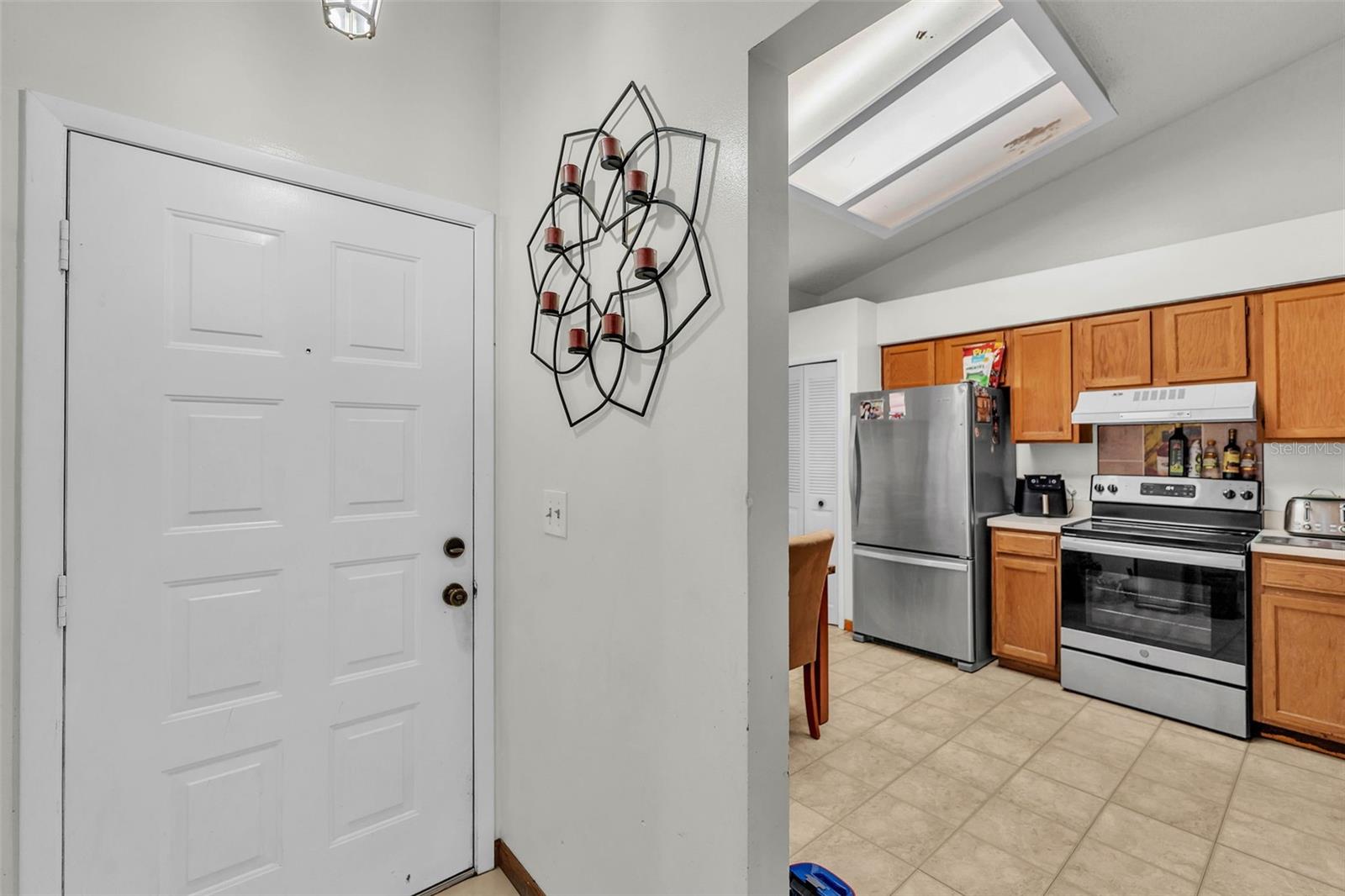 Image 4 of 36 For 2526 Fabry Circle