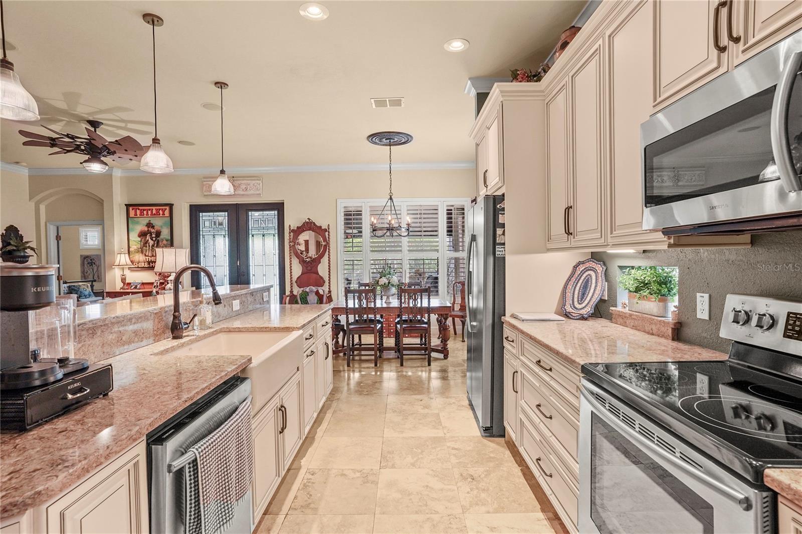 Image 18 of 66 For 2569 Laurel Glen Drive