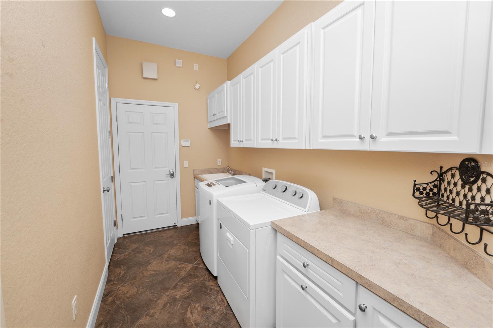 Image 19 of 40 For 1772 Laurel Glen Place