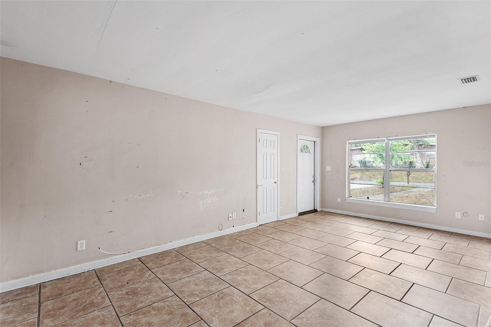 Image 11 of 26 For 236 Hillside Drive