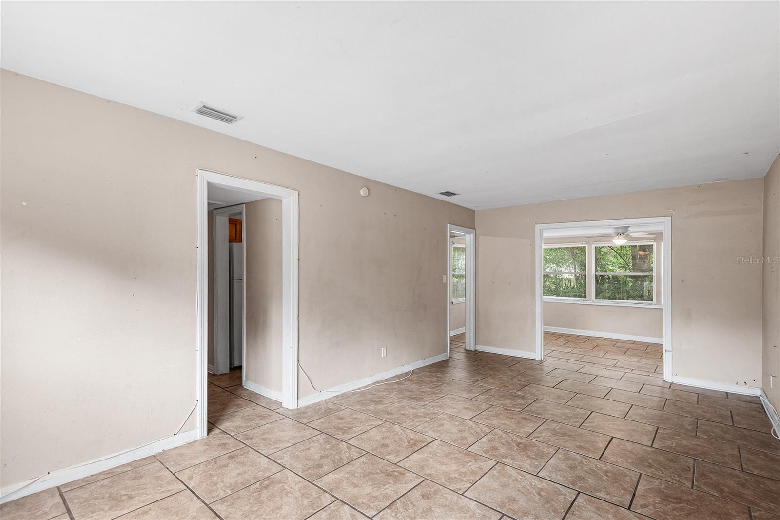 Image 9 of 26 For 236 Hillside Drive