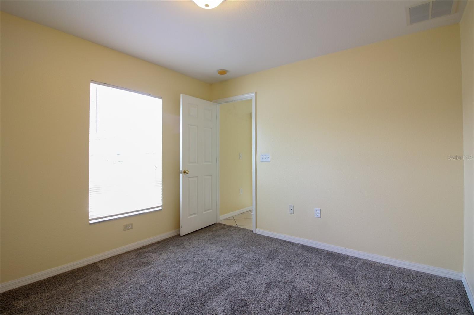 Image 22 of 25 For 1702 Holton Road