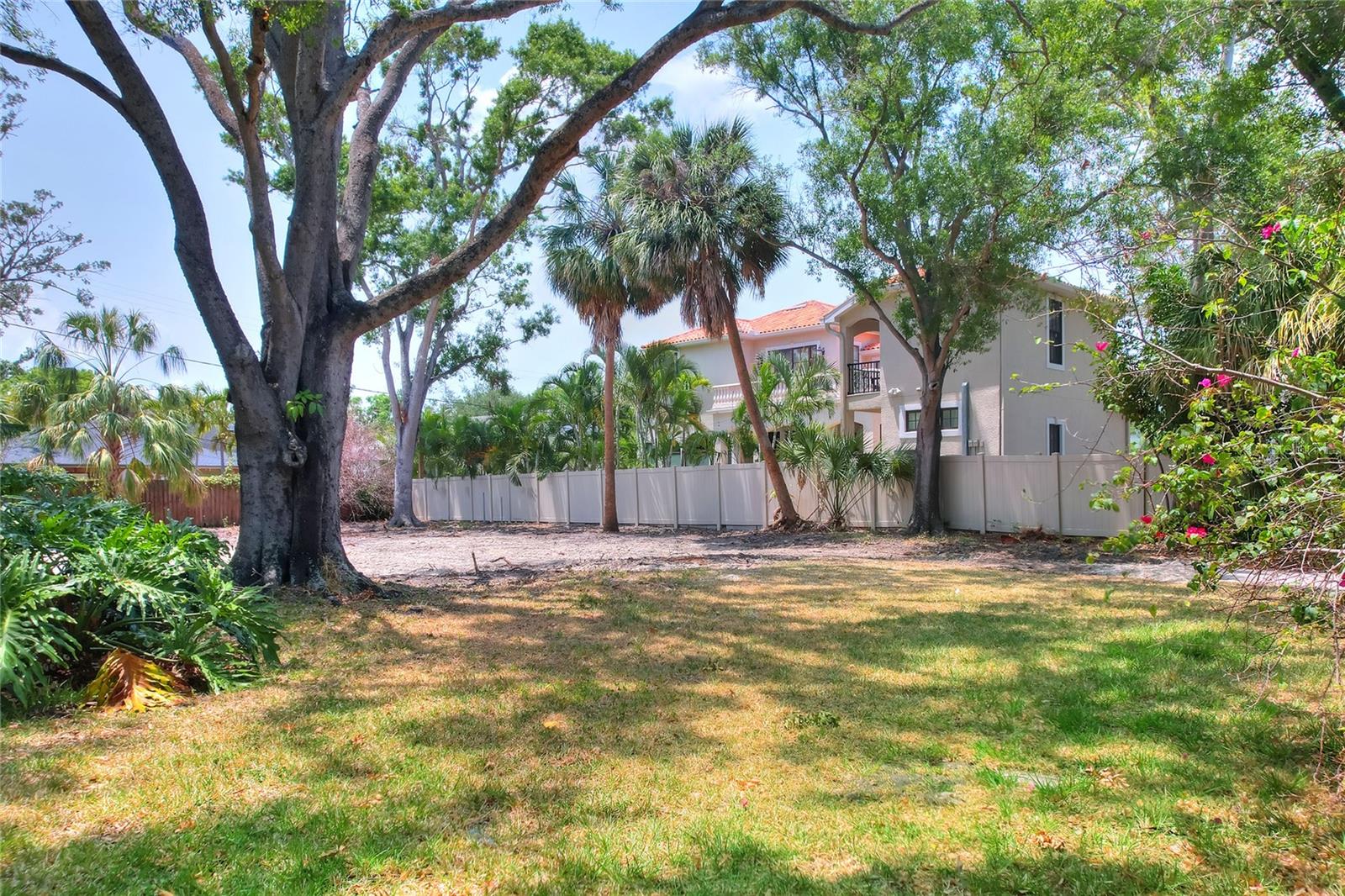 Image 22 of 23 For 572 Marmora Avenue